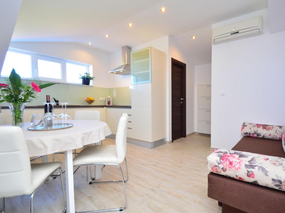 Apartment Rina-3 By Interhome Vodice Exterior photo